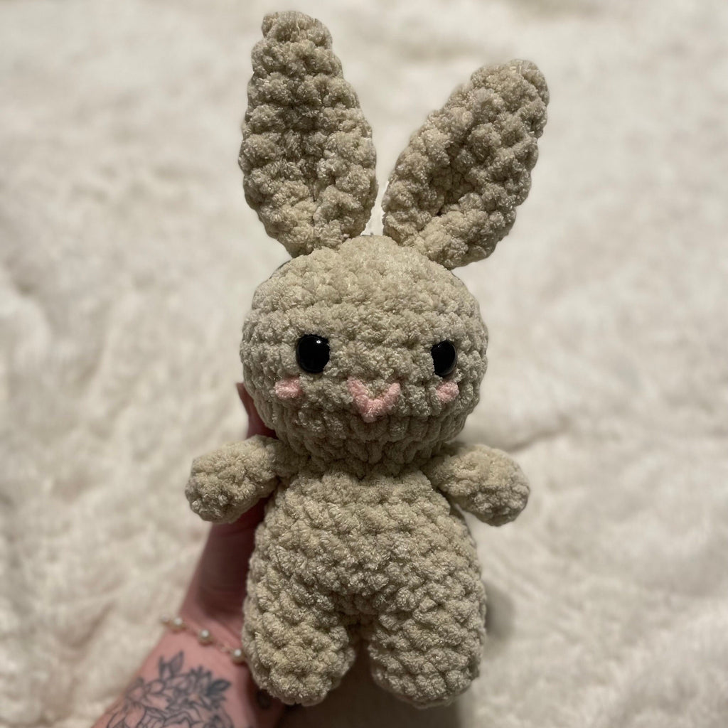 Remi the Rabbit Crochet Pattern, Easy Low-Sew Amigurumi Bunny (PDF)