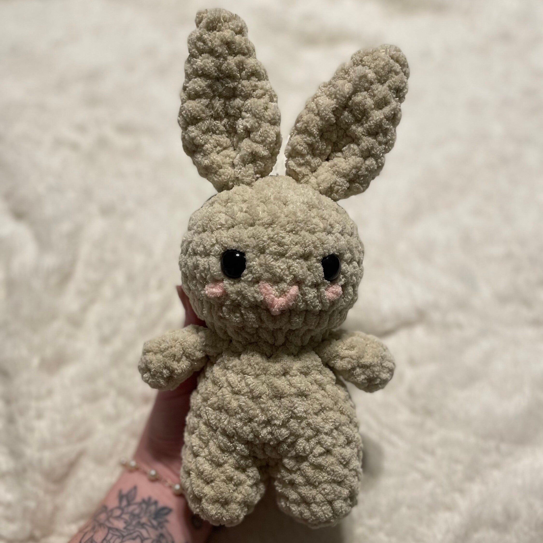 Remi the Rabbit Crochet Pattern, Easy Low-Sew Amigurumi Bunny (PDF)
